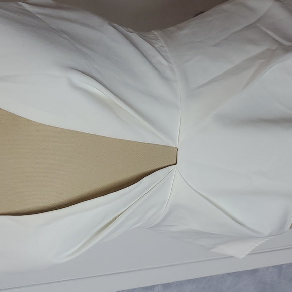 Open Front Peplum Tank - Picture 4 of 4